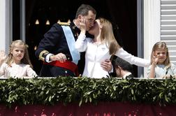 Množica ob kronanju Felipeja VI.: Naj živi Španija, naj živi kralj (video)