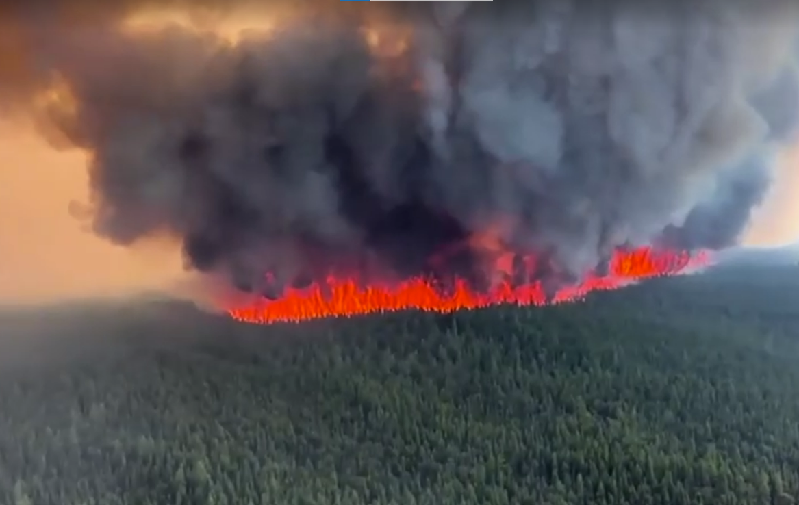 Požari v Kanadi | Takšnih požarov v Kanadi ne pomnijo, pogorelo je že območje s površino, veliko približno 80 tisoč kvadratnih kilometrov, kar je za skoraj štiri Slovenije. | Foto Reuters