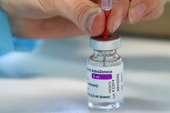 Minister Poklukar: Nadaljujemo cepljenje s cepivom AstraZeneca #video