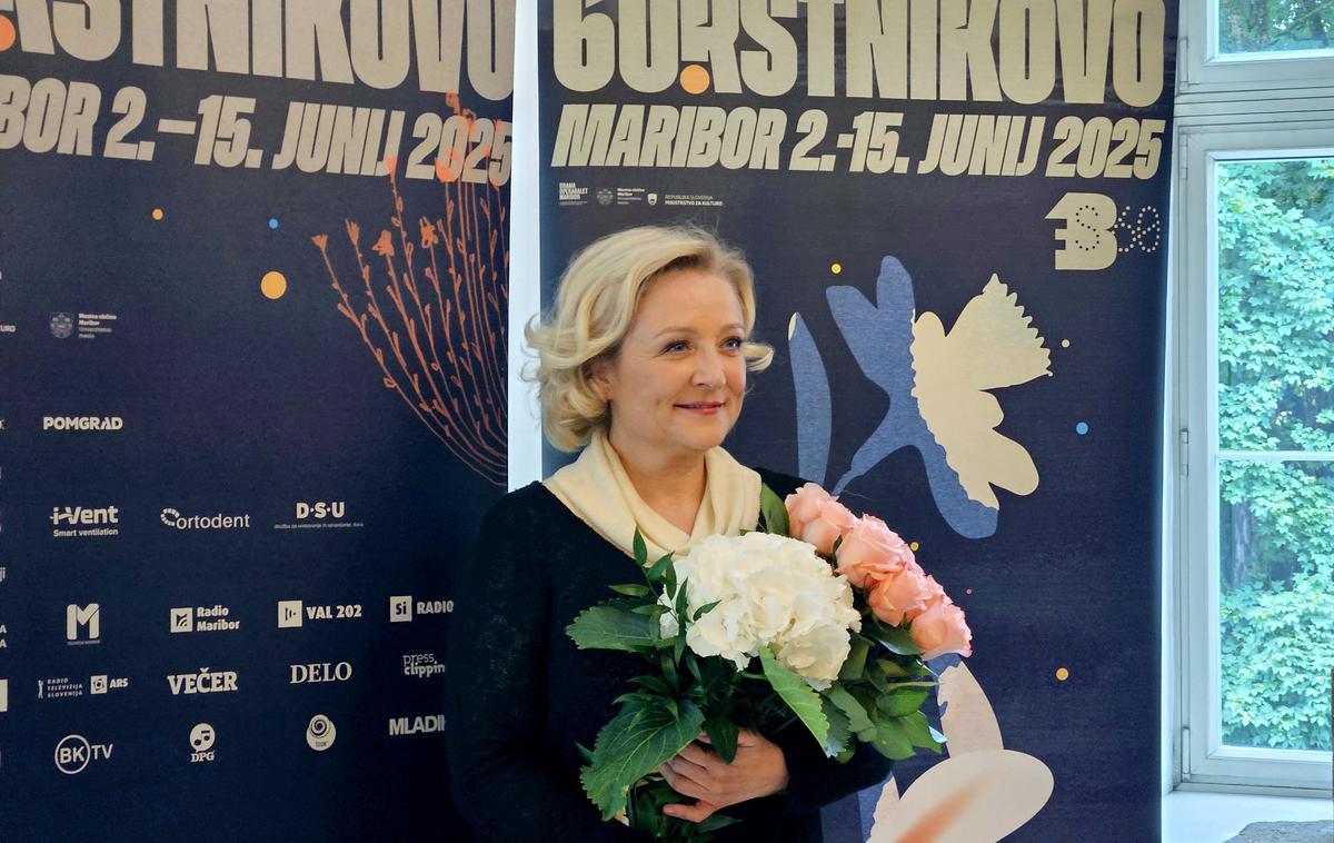 Nataša Barbara Gračner | Borštnikov prstan si je nadela prvakinja SNG Drama Ljubljana Nataša Barbara Gračner. | Foto STA