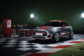 Športni Mini JCW: namesto meglenk odprtini za hlajenje