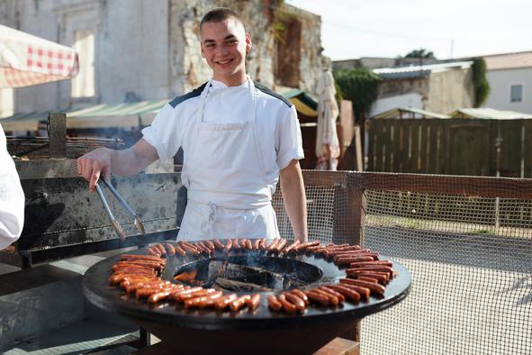 Pet dni razvajanja z najboljšimi hrvaškimi mesnimi jedmi na festivalu Meat Me