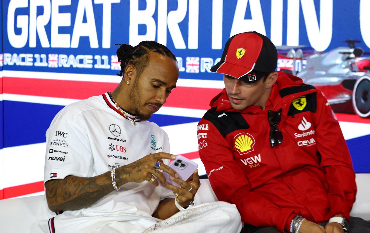 Lewis Hamilton & Charles Leclerc | Lewis Hamilton in Charles Leclerc bosta moštvena kolega pri Ferrariju. | Foto Reuters