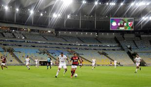 Nogomet se je vrnil v Braziliji, Maracana stadion duhov