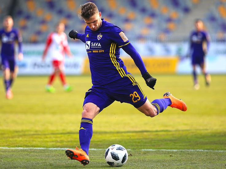 Najlepšo priložnost za zmago NK Maribor je zapravil zimski novinec Jan Mlakar. | Foto: Twitter/NK Maribor