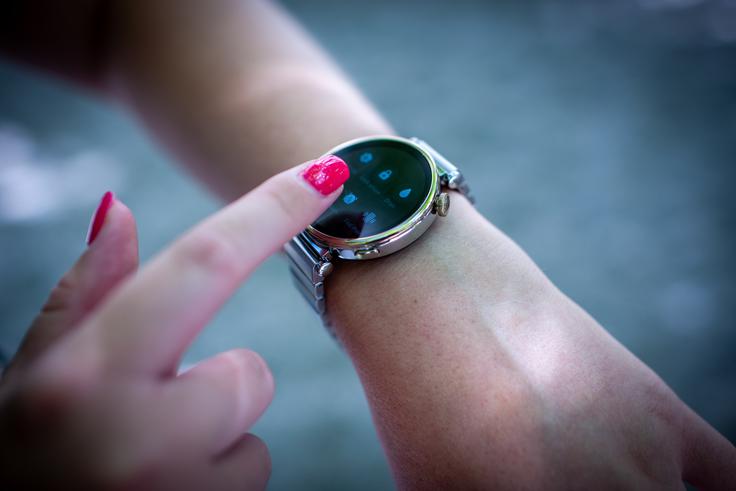 Z novo pametno uro želi Huawei okrepiti svojo vlogo v svetu mode. | Foto: Gaja Hanuna