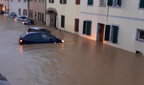 Blizu Gorice po zemeljskem plazu pogrešajo dva človeka