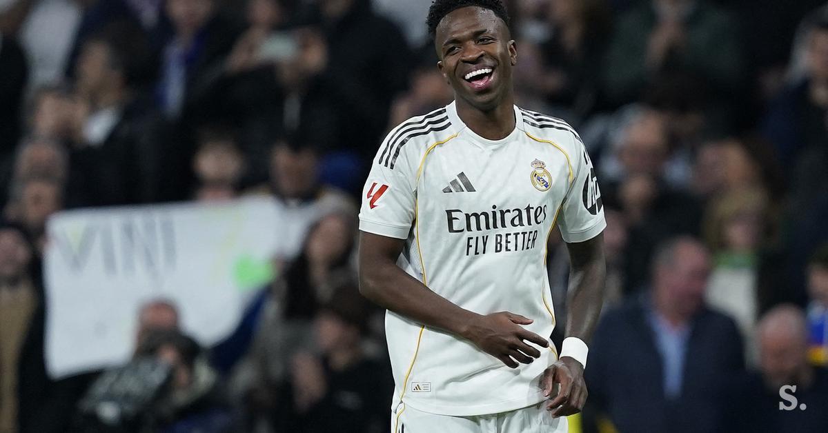 Real pahnil Barcelono z vrha lestvice Kép