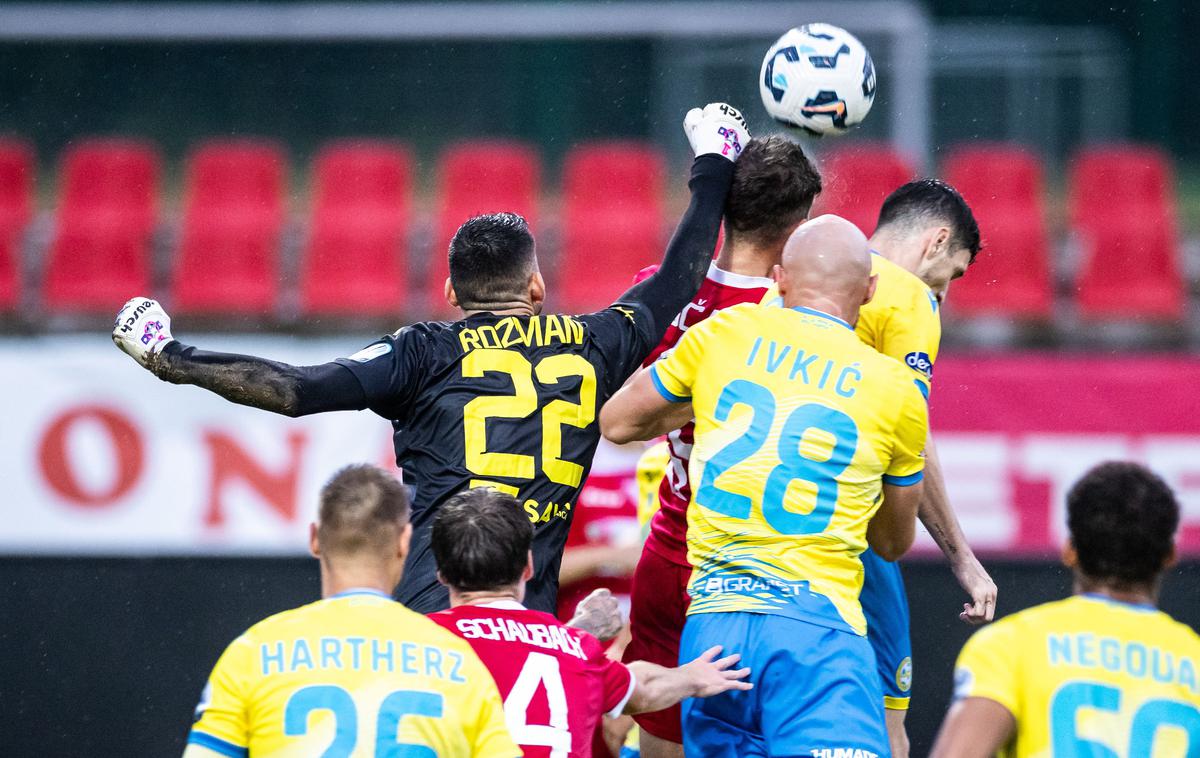 prva liga Matjaž Rozman Aluminij KOper |  Matjaž Rozman je v deževnem Kidričevem zaustavil prav vse strele Kopra in teh je bilo res veliko. | Foto Jure Banfi