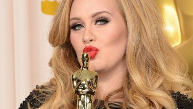 Adele premlada za avtobiografijo
