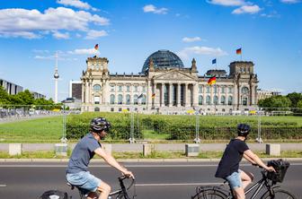 Minister svari pred napadi na Bundestag