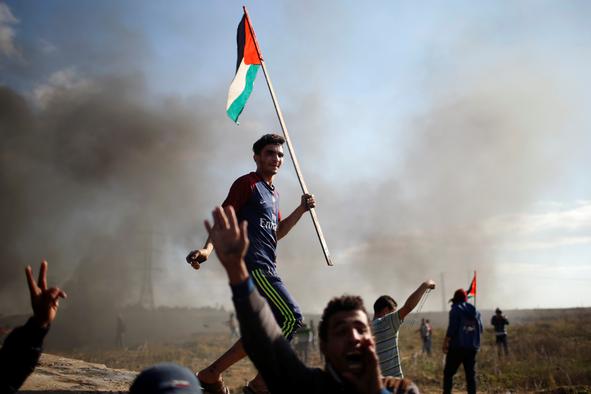 V protestih zaradi Jeruzalema ubit Palestinec #video