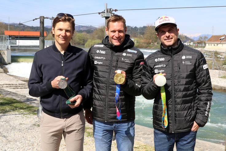 Andraž Vehovar, Peter Kauzer in Benjamin Savšek. Vsi trije so dobitniki olimpijske medalje v kajaku in kanuju na divjih vodah. | Foto: Nina Jelenc