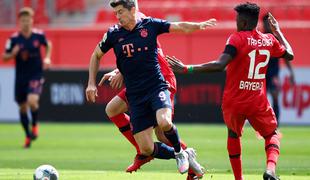 Werderju grozi izpad, Bayern napolnil mrežo Bayerja