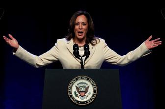 Kamala Harris zbrala dovolj glasov za predsedniško kandidaturo