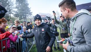 Tadej Pogačar bi se še družil z navijači: če bo interes, bo Pogi Challenge postal tradicija