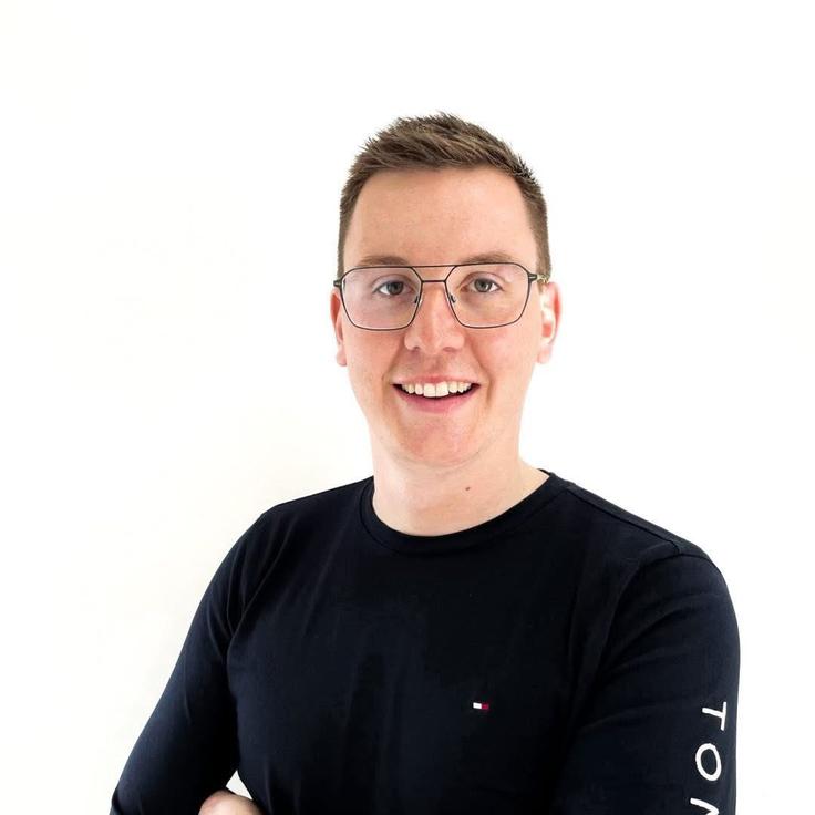 Domen Klinc, diplomirani optometrist iz Optike Klinc: "Kadar se nekdo odloči za nakup prek spleta, nikoli ne bo deležen strokovnega mnenja in smernic o tem, ali se okvir prilega tako, da je montaža očalnih stekel sploh pravilna in mogoča." | Foto: Optika Klinc