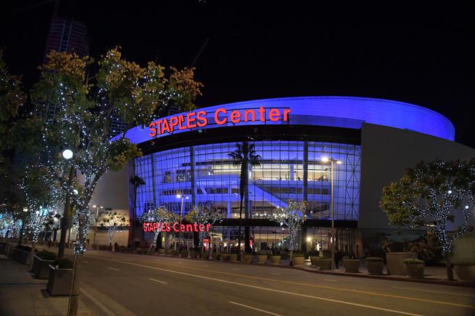 Košarkarji Los Angeles Lakers si dvorano Staples Center delijo s hokejisti L.A. Kings in košarkarji L.A. Clippers. | Foto: Reuters