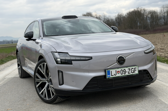 Vožnja okrog Ljubljane in volvo ES90: marsikdo se je obrnil – nič čudnega #foto