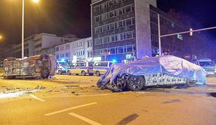 Zakriti BMW 7 nove generacije trčil s policisti, škode vsaj za 150 tisoč evrov