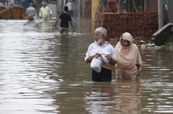 Poplave in plazovi zahtevali številne žrtve v Pakistanu, Indiji in na Kitajskem