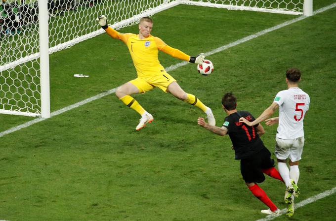 Hrvaška je v polfinalu po podaljšku v solze spravila Anglijo. Ognjeni so zmagali z 2:1, odločilni zadetek je prispeval Mario Mandžukić. Hrvaška je tako postala šele 13. država, ki si je priigrala nastop v sklepnem dejanju svetovnega prvenstva. | Foto: Reuters