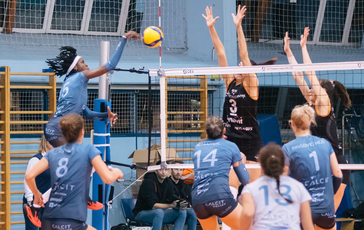 Calcit Volley - Eczacibasi | Kamničanke so se znašle v težkem položaju. | Foto Klemen Brumec