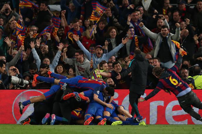 Barcelona Sergi Roberto | Nepozabno slavje nogometašev Barcelone po zadetku Sergija Roberta za 6:1 proti PSG. To je bil eden največjih nogometnih čudežev. | Foto Reuters