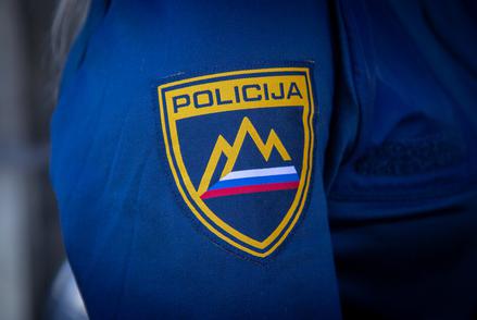Policist udaril otroka. To se je zgodilo.