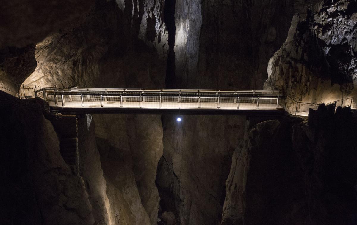 Škocjanske jame | Trojici jamarjev se je po enoletnem delu in raziskovanju uspelo prebiti v nove rove Škocjanskih jam. | Foto Matej Leskovšek
