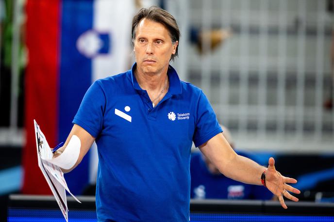 slovenska odbojkarska reprezentanca Iran Gheorghe Cretu | Pred dobrimi tremi leti je Gheorghe Cretu le 18 dni pred domačim svetovnim prvenstvom postal selektor slovenskih odbojkarjev, prebudil ekipo in z njo osvojil četrto mesto, kar je najboljša uvrstitev do zdaj na svetovnih prvenstvih. | Foto Matic Klanšek Velej/Sportida