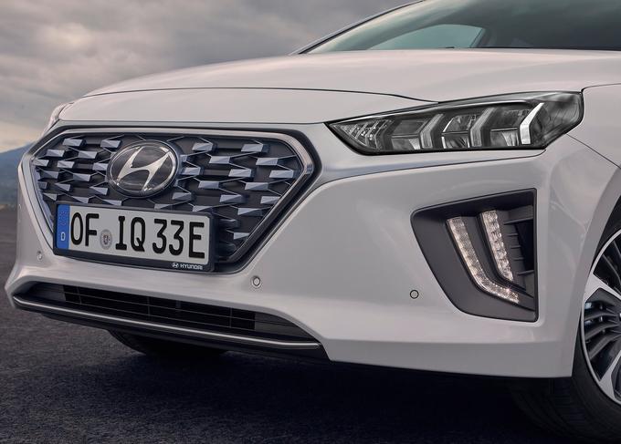 Ob malenkostno prenovljeni notranjosti, sprednjem odbijaču, žarometih in zadnjih lučeh, bo glavni izziv za Hyundai ostala dobavljivost ioniqa. | Foto: Hyundai