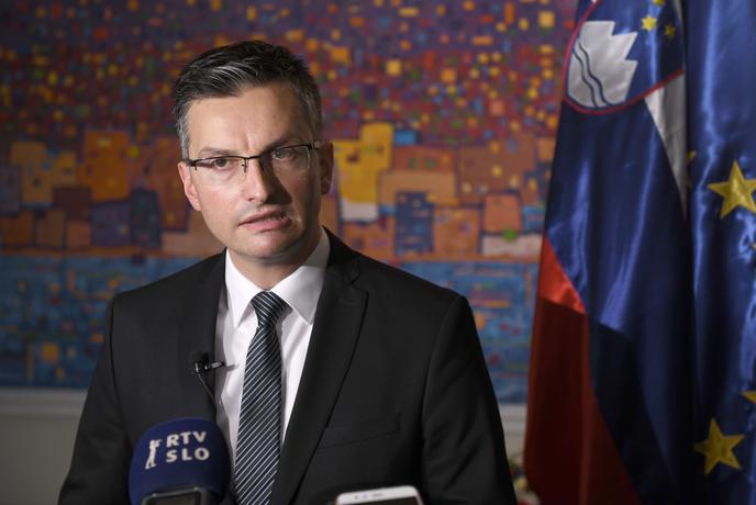 Vlada vztraja pri zakonu, ki pripira pipico zasebnim šolam