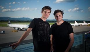 2Cellos: eden bi pasel ovce, drug pa depresiven ždel doma