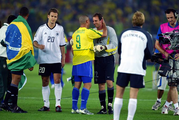 Veselje po zmagi Brazilije nad Nemčijo v finalu SP 2002, ko se je tako objel z najboljšim strelcem tekmovanja Ronaldom. | Foto: Guliverimage/Vladimir Fedorenko