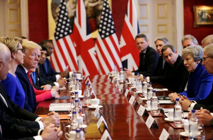 Britanski veleposlanik je v svojih depešah med drugim ocenil, da je Bela hiša razdeljena, politika Donalda Trumpa do Irana pa kaotična. | Foto: Reuters
