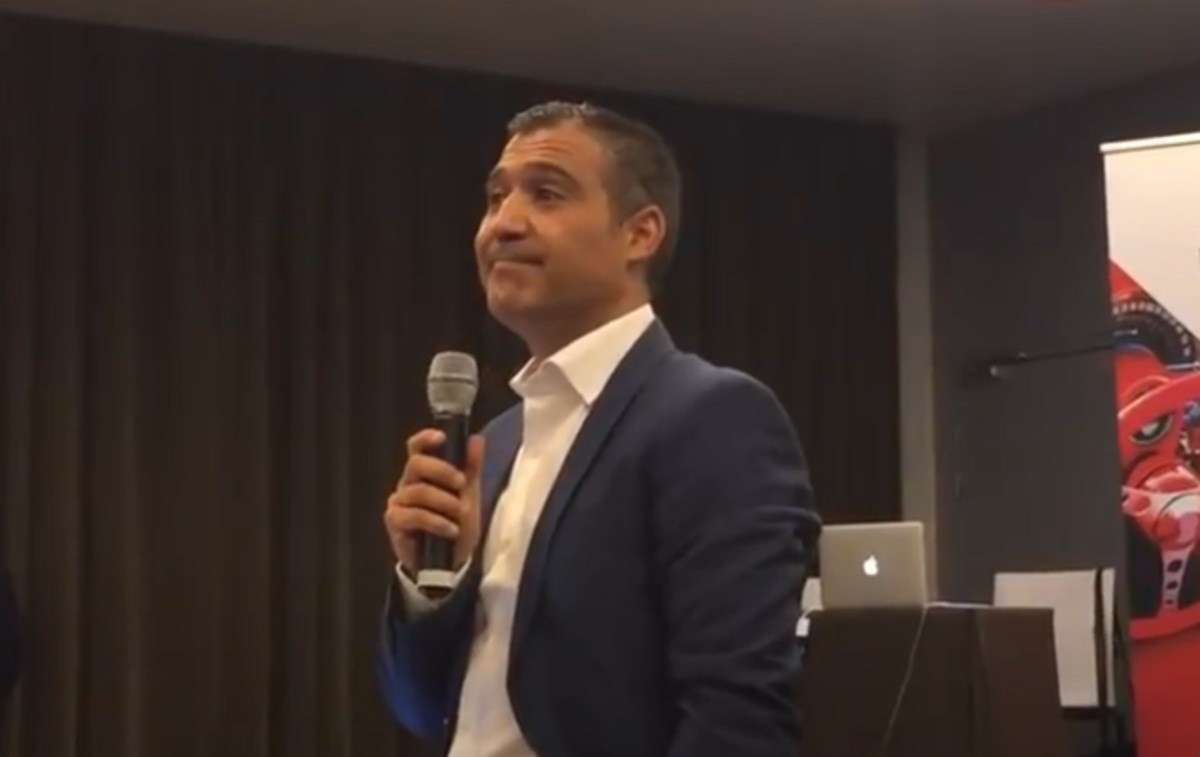 Jose Gordo | Jose Gordo leta 2018 na predstavitvi piramidne sheme OneCoin v Parizu. Podatka, da je bil kdaj vpleten v OneCoin, zgolj z "guglanjem" njegovega imena ne boste našli. | Foto YouTube / Posnetek zaslona