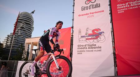Roglič in van Aert sta si delila komplimente, Belgijec zaradi bolezni zaskrbljen