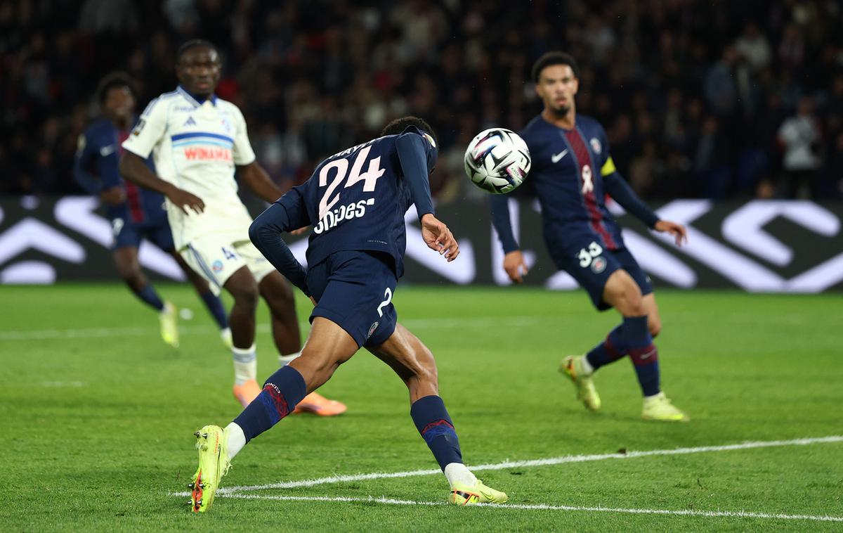 PSG Senny Mayulu | PSG je zaostajal z 1:3, v 79. minuti pa je Senny Mayulu zadel za izenačenje na 3:3. | Foto Reuters