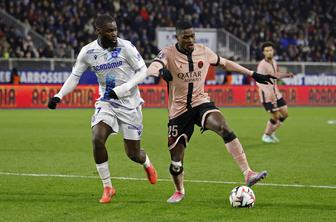 Elsner neporažen v Strasbourgu, Marseille in Monaco sta se približala PSG