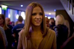 Nina Pušlar na novem albumu v oblačilih Nine Šušnjara