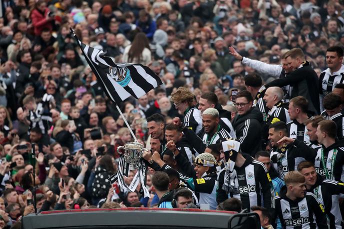 parada Newcastle | Newcastle je v prejšnji sezoni osvojil ligaški pokal. | Foto Reuters