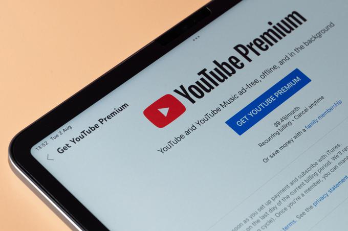 Letna naročnina na YouTube Premium bi uporabnika ali uporabnico v Sloveniji stala nekaj več kot 86 evrov. | Foto: Shutterstock