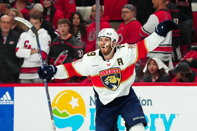 Matthew Tkachuk je petič v karieri na eni tekmi v ligi NHL dosegel tri zadetke. | Foto: Reuters