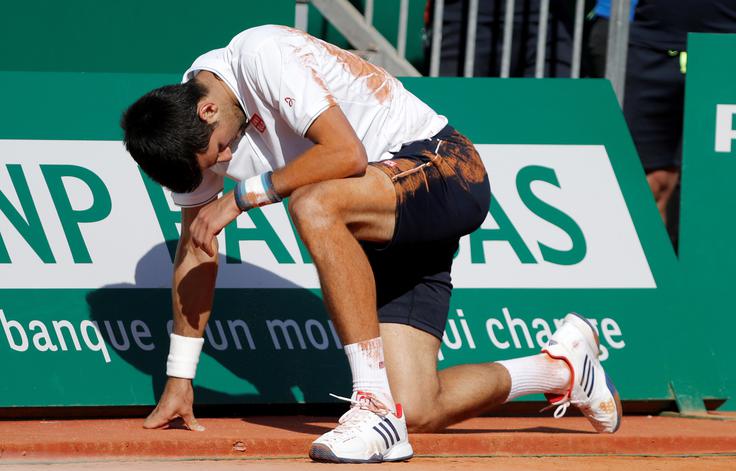 Zaveda se, da se lahko pobere. | Foto: Reuters