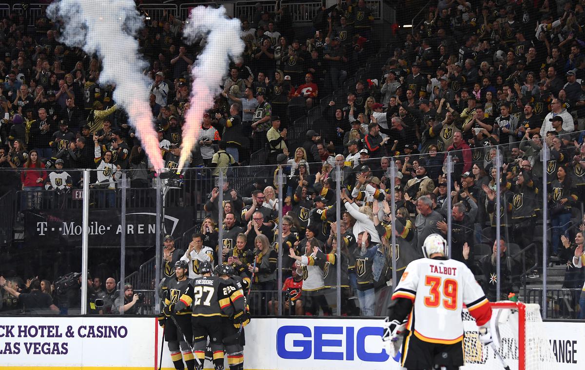NHL Vegas Calgary | Zlati vitezi so prekinili niz treh zaporednih domačih porazov. | Foto Reuters