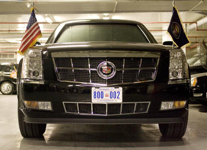 Donald Trump danes še vedno uporablja predsedniško limuzino predhodnika Baracka Obame. | Foto: Reuters