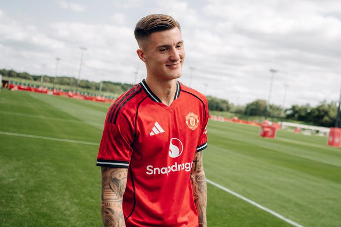 Benjamin Šeško Manchester United | Benjamin Šeško bo v nedeljo morebiti že debitiral za Manchester United. In to proti Arsenalu, ki si je sprva Radečana tudi želel. | Foto Manchester United