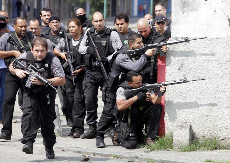 favela, Rio de Janeiro 2010 Vojno stanje na ulicah Ria de Janeira novembra 2010 | Foto: Reuters