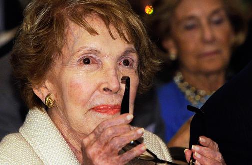 Na pogrebu Nancy Reagan bi vrteli skladbo o preprodaji drog
